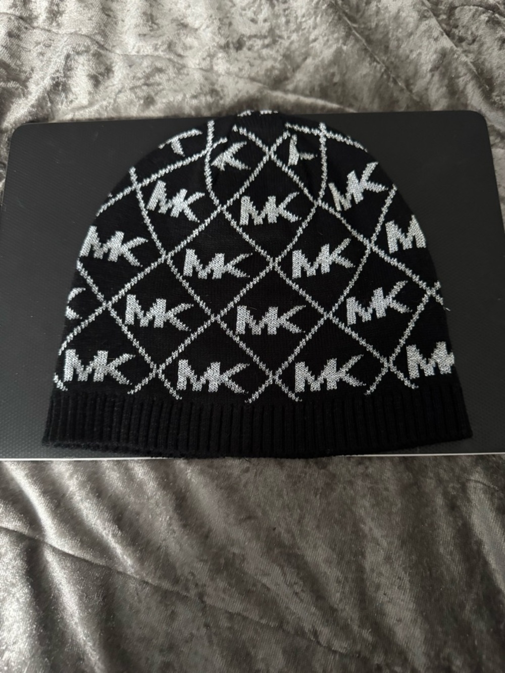 Michael Kors Women's
Beanie Black Silver MK Logo
Metallic Knit One